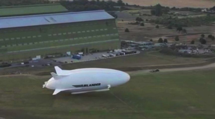 Самое огромное воздушное судно в мире испытали в Англии