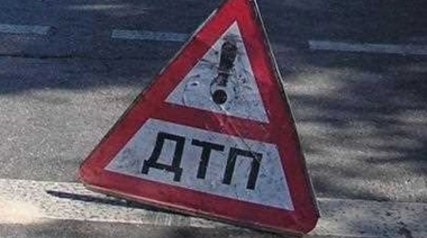 «Нива» протаранила КамАЗ в Омской области: шофёр умер
