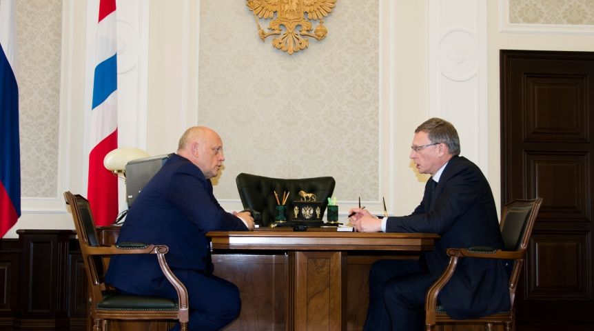 Назаров и Бурков обсудили выполнение майских указов в Омской области