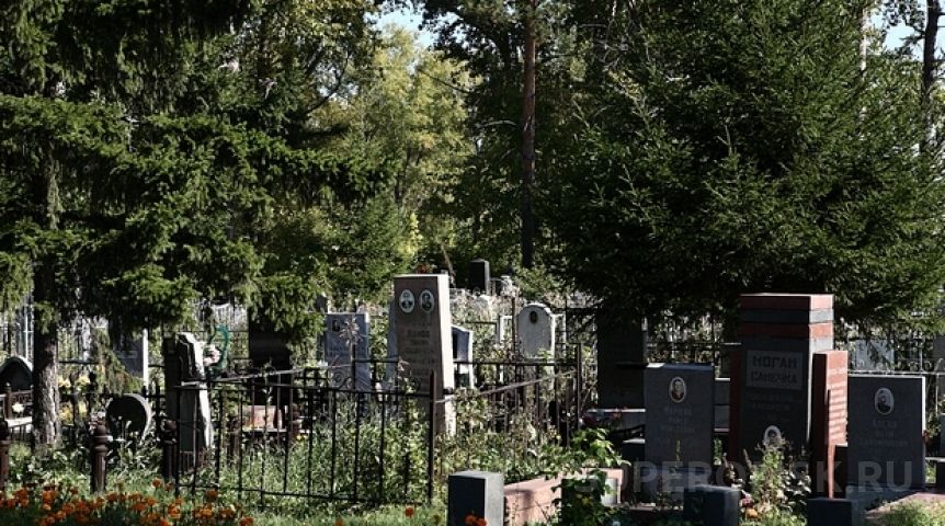 Омичам хватает гранита для надгробий несмотря на масштабную реконструкцию московских улиц