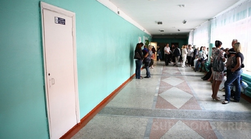 В Омске перед 1 сентября закрыли корпус школы в Амуре В Омске перед 1 сентября закрыли корпус школы в Амуре