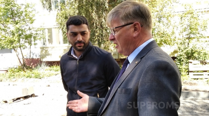Город Депутаты Омского горсовета проконтролировали преображение Центрального округа по нацпроектам