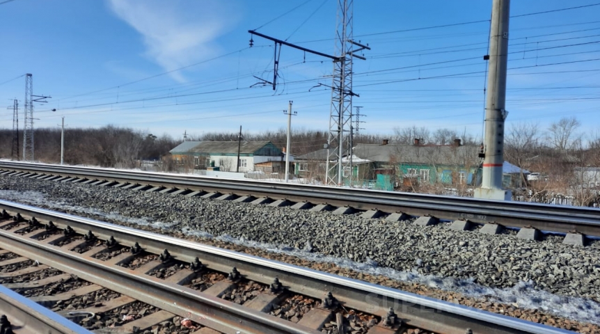 Пожилой омич по дороге с работы погиб под колесами поезда