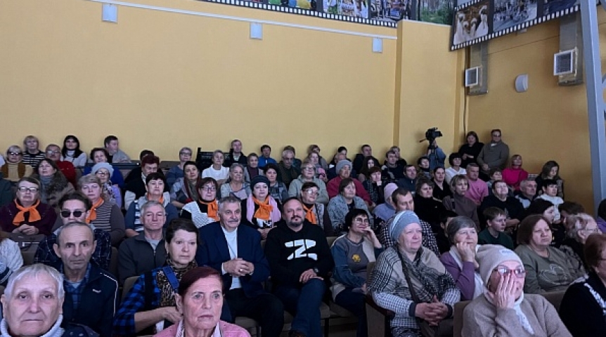 В Омском районе состоялся концерт в честь Героев Отечества В Омском районе состоялся концерт в честь Героев Отечества