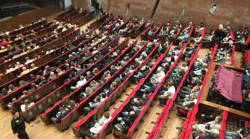 Афиша В Омске раскупили почти все билеты на концерт легендарного исполнителя