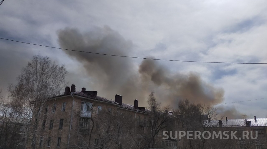 Омичи второй день жалуются на запахи гари и химии Омичи второй день жалуются на запахи гари и химии