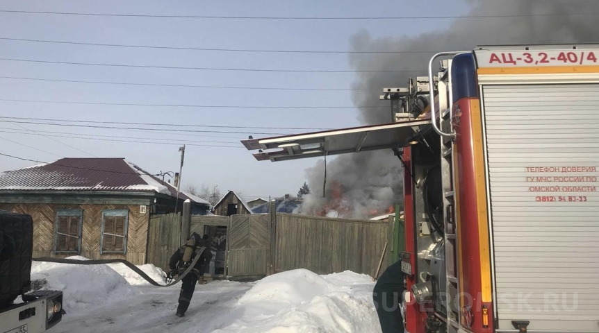 В Октябрьском округе Омска горела дача В Октябрьском округе Омска горела дача