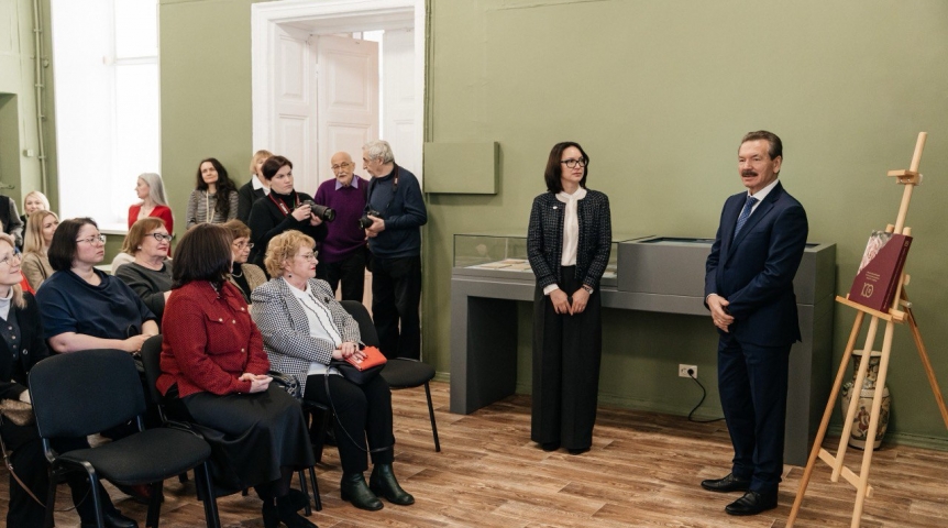 При поддержке ГК «Титан» в Омске выпустили уникальный альбом с шедеврами музея имени М. А. Врубеля