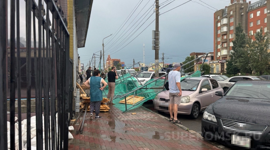 На Омск обрушился жуткий ураган с последствиями