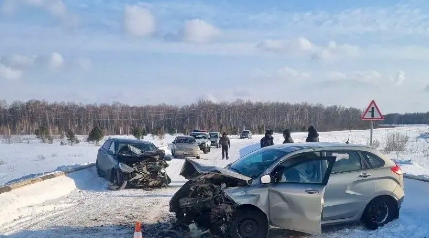 Пять человек пострадали в жутком ДТП в Омской области Пять человек пострадали в жутком ДТП в Омской области