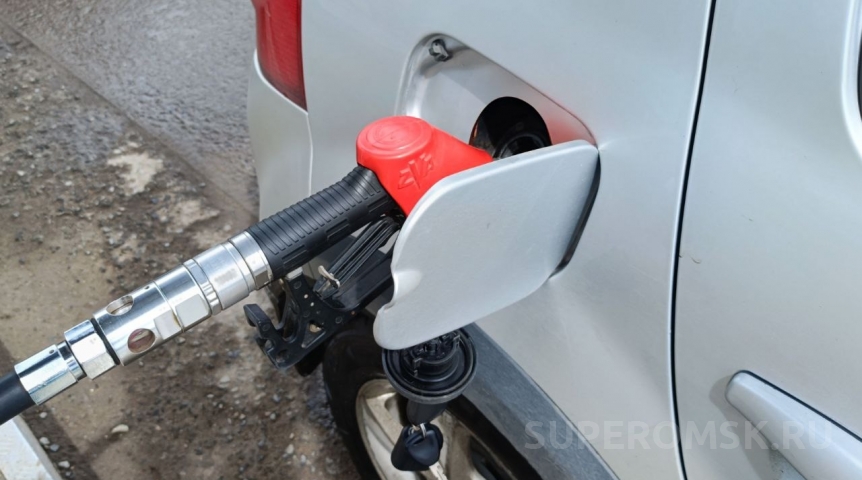 В Омске могут начать продавать бензин по паспорту