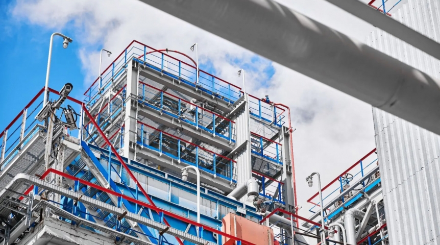 Завод «Омский каучук» обновляет ключевое оборудование производства изобутилена