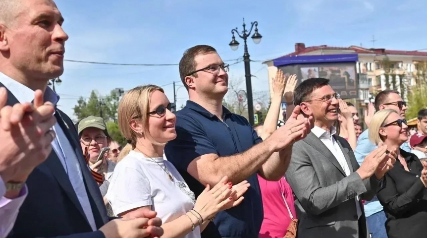 Хоценко открыл «Пешеходный Любинский» в Омске