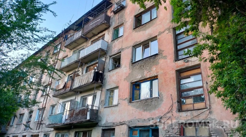 Мэрия Омска закроет заборами девять домов Мэрия Омска закроет заборами девять домов