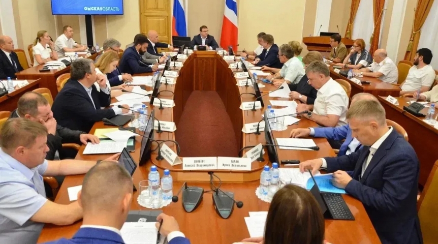 Виталий Хоценко провел совещание по ремонтной кампании в омских вузах