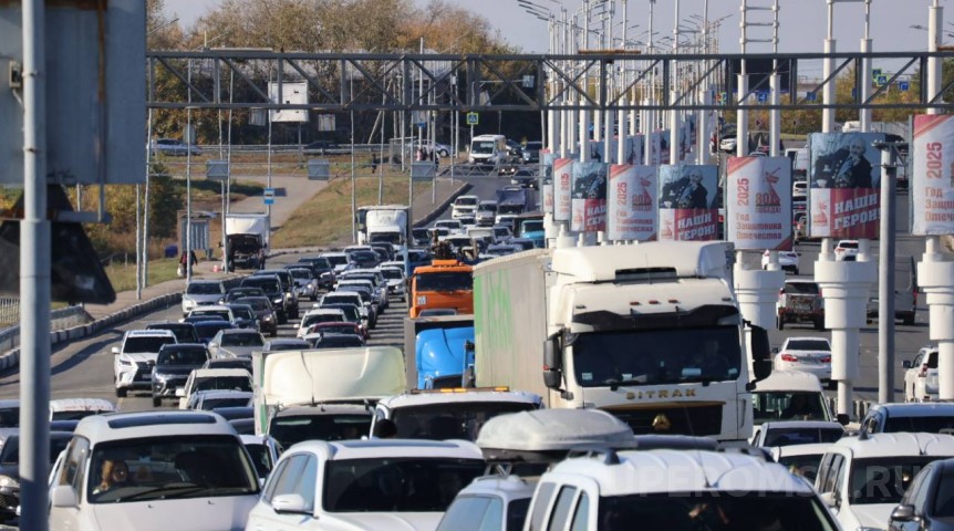 Автоновости После ДТП в центре Омска образовалась большая пробка 7 сентября