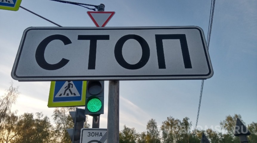 Город В центре Омска перекрыли улицу до конца осени
