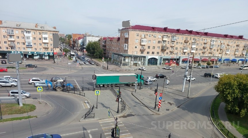 Автоновости Большие пробки: фура перекрыла дорогу после ДТП у Ленинградского моста в Омске