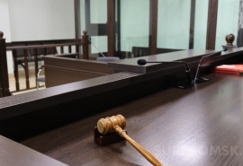 Омскую чиновницу обвинили во взятках шоколадками