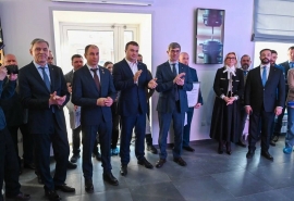 Омский губернатор Хоценко открыл первый в стране кадровый центр «Работа молодежи России»