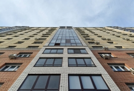 Весной в Омске сдают шесть домов. Там еще есть квартиры