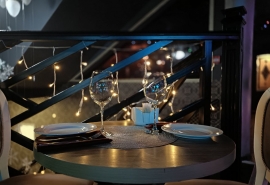 «Берут что подешевле»: в Омске обсуждают причину массового закрытия кафе и ресторанов