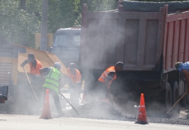 Какие дороги Октябрьского округа Омска должны отремонтировать в апреле 2026 года?
