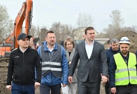 Губернатор Хоценко оценил ход благоустройства набережной Иртыша в районе Омской крепости