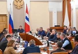 Хоценко провел заседание штаба по координации строек и капремонтов в Омской области