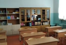 Суд признал незаконным увольнение директора омской школы