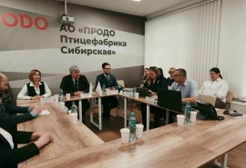 Крупный производитель мяса птицы из Омского района усиливает производительность труда