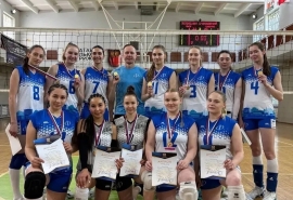 Бывшие игроки волейбольной «Омички» сыграли в одной команде