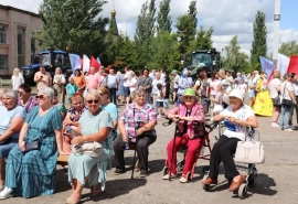 Глава Омского района поздравил жителей Пушкино со 115-летием села