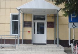 Омичу вынесли приговор за езду по покупным правам