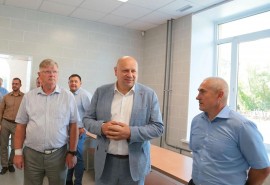 «Результат порадует и детей, и педагогов»: мэр Омска Шелест оценил восстановленную гимназию № 88