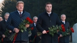 Полпред Серышев и губернатор Хоценко почтили память воинов в Омске Полпред Серышев и губернатор Хоценко почтили память воинов в Омске