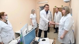 Омский губернатор Хоценко оценил качество ремонта поликлиники в Павлоградке Омский губернатор Хоценко оценил качество ремонта поликлиники в Павлоградке