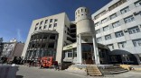 В здании бывшего офиса «ОТП Банка» у кинотеатра «Маяковский» начался ремонт В здании бывшего офиса «ОТП Банка» у кинотеатра «Маяковский» начался ремонт