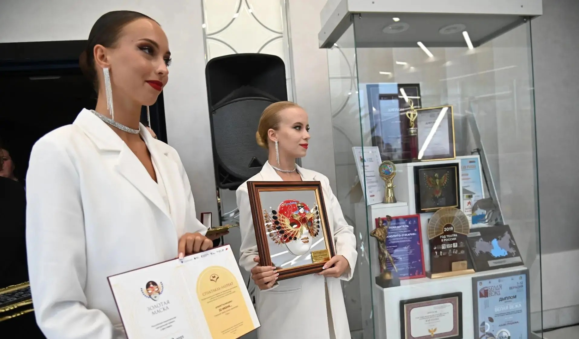 Появились фото из омского ТЮЗа после большого капремонта Появились фото из омского ТЮЗа после большого капремонта