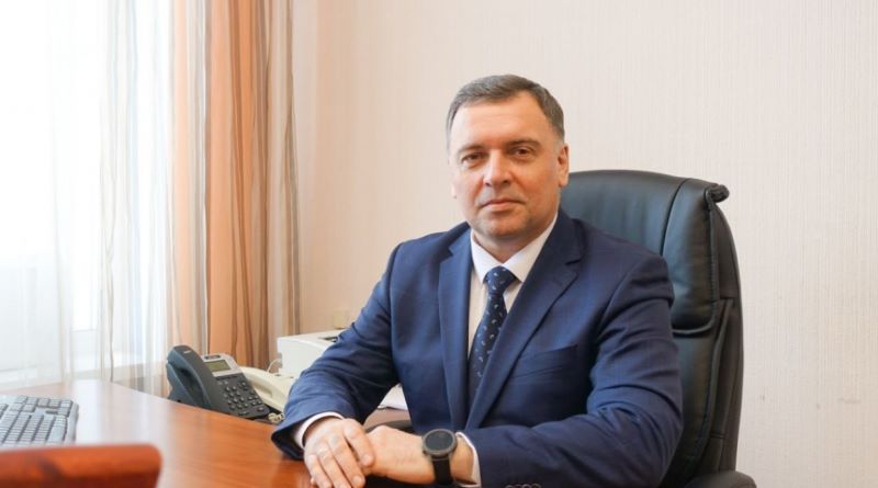 Новый тренд: омские чиновники начали массово переходить на работу в сферу образования Новый тренд: омские чиновники начали массово переходить на работу в сферу образования