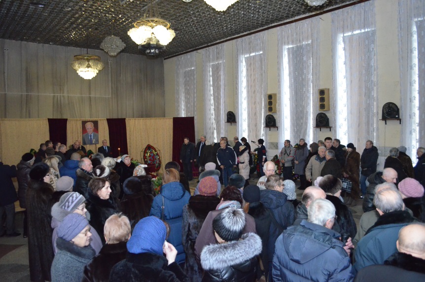 «Омск сиротеет»: близкие, друзья и коллеги простились с бывшим депутатом Госдумы Иваном Викторовым «Омск сиротеет»: близкие, друзья и коллеги простились с бывшим депутатом Госдумы Иваном Викторовым
