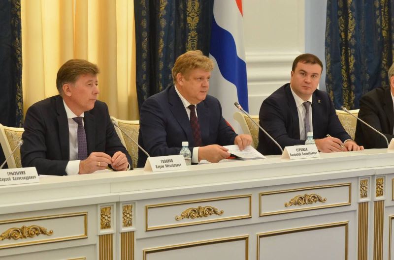 В Омске при полпреде президента обсудили развитие агропромышленного комплекса Сибири