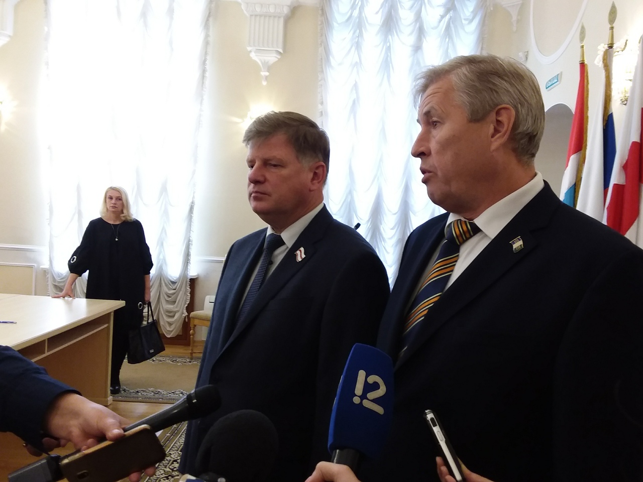 Фадина и Корбут вместе с властями Омского района решат проблемы транспорта и утилизации отходов
