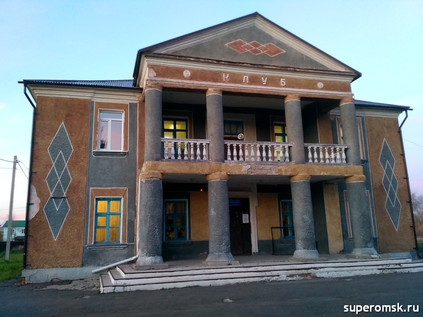 Росгвардия, колючая проволока и водопроводные трубы. В поселке под Омском провели народный сход, протестуя против китайского городка Росгвардия, колючая проволока и водопроводные трубы. В поселке под Омском провели народный сход, протестуя против китайского городка
