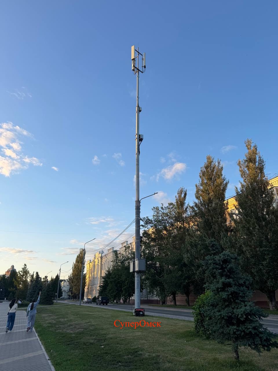 В Омске вышку сотовой связи запитали от электрогенератора В Омске вышку сотовой связи запитали от электрогенератора