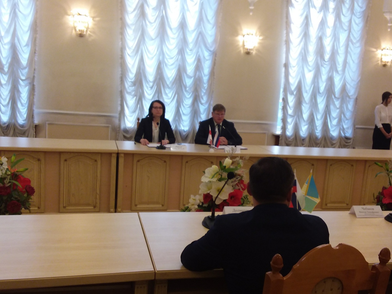 Фадина и Корбут вместе с властями Омского района решат проблемы транспорта и утилизации отходов