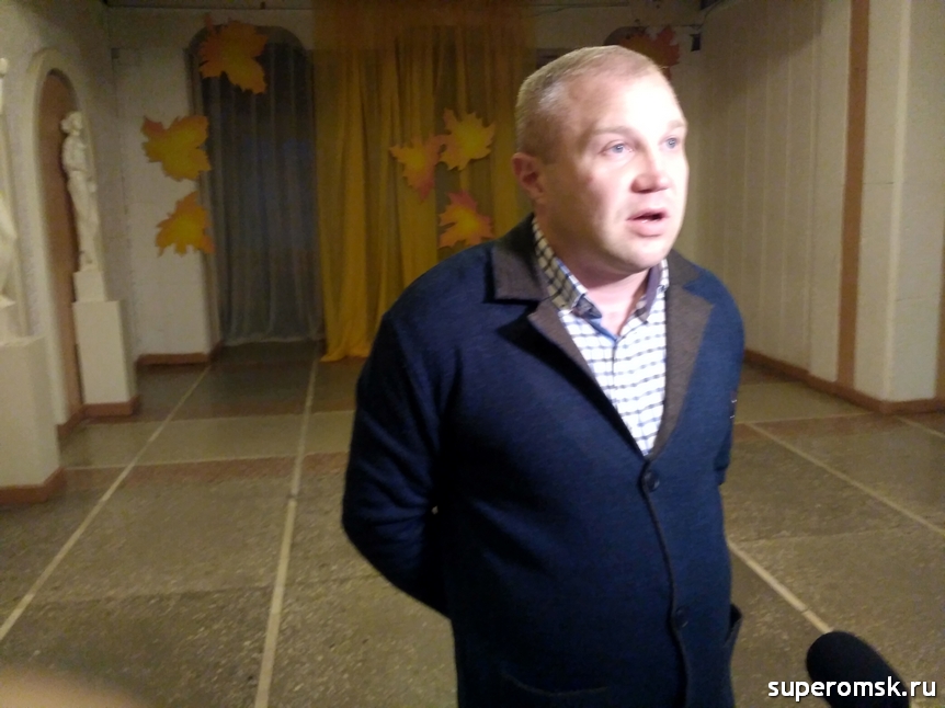 Росгвардия, колючая проволока и водопроводные трубы. В поселке под Омском провели народный сход, протестуя против китайского городка Росгвардия, колючая проволока и водопроводные трубы. В поселке под Омском провели народный сход, протестуя против китайского городка