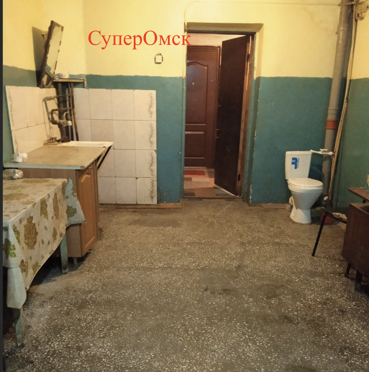«Туалет на кухне»: как живут в общежитии с разобранной стеной в омских Нефтяниках «Туалет на кухне»: как живут в общежитии с разобранной стеной в омских Нефтяниках